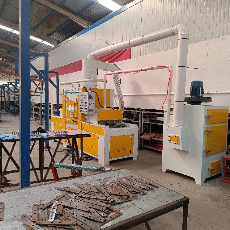 Пескоструйная камера конвейерного типа BE-800-12 Пескоструйная камера конвейерного типа BE-800-12