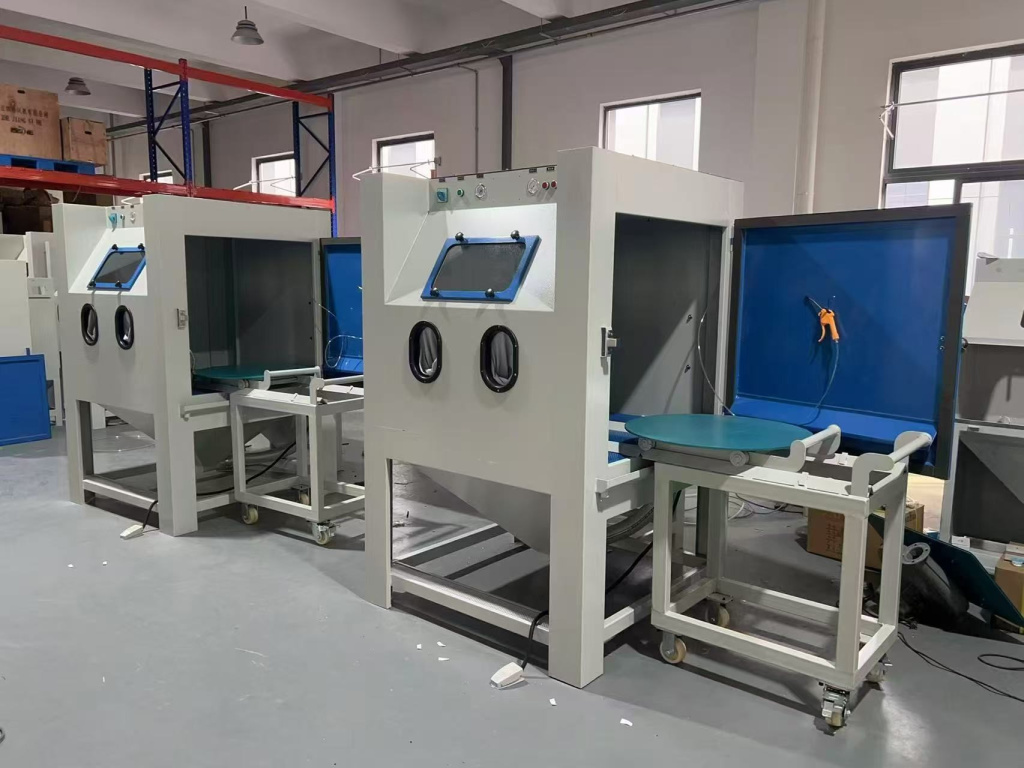 Пескоструйная камера с поворотным столом BLST-1212A 